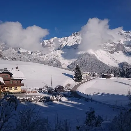 Konukevi Pension-greimelbacherhof 3*